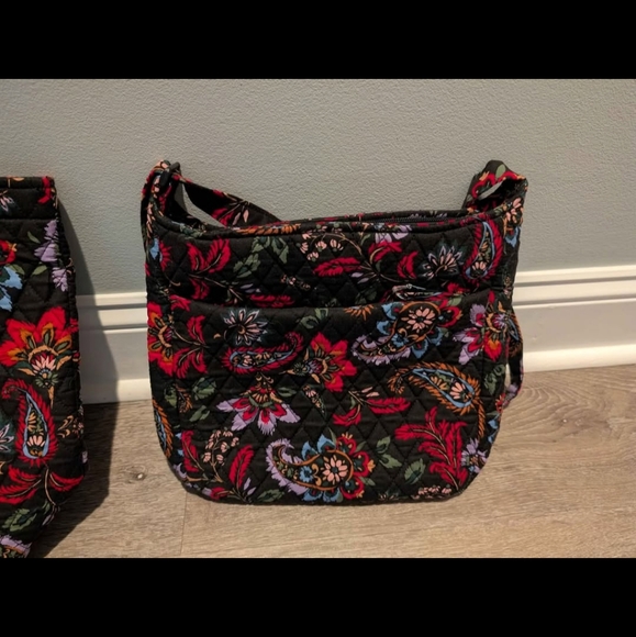 Vera Bradley Venetian Paisley Crossbody Handbag - Like new ! - Picture 2 of 3